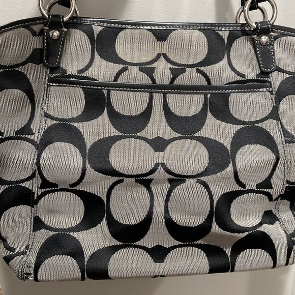 COACH Signature handbag - Picture 4 of 8